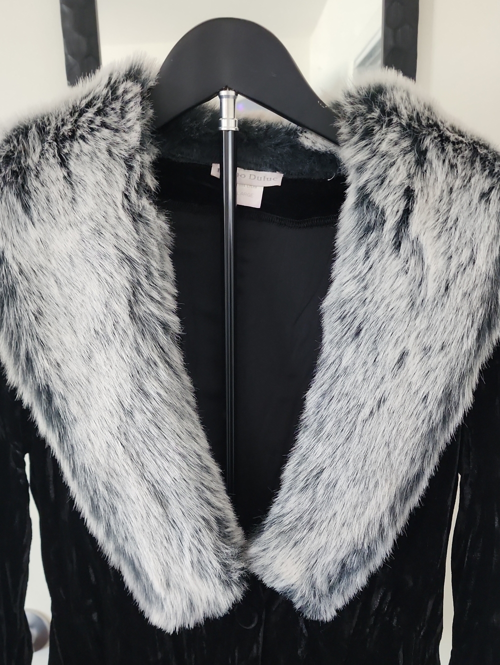 Vintage Black Velvet Women's Jacket with Faux Fur Collar - Picture 3 of 11